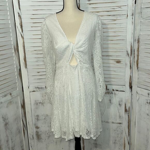 FTF Front Twist Lace White Mini Dress Size 1X 14/16 NWT - Picture 2 of 13